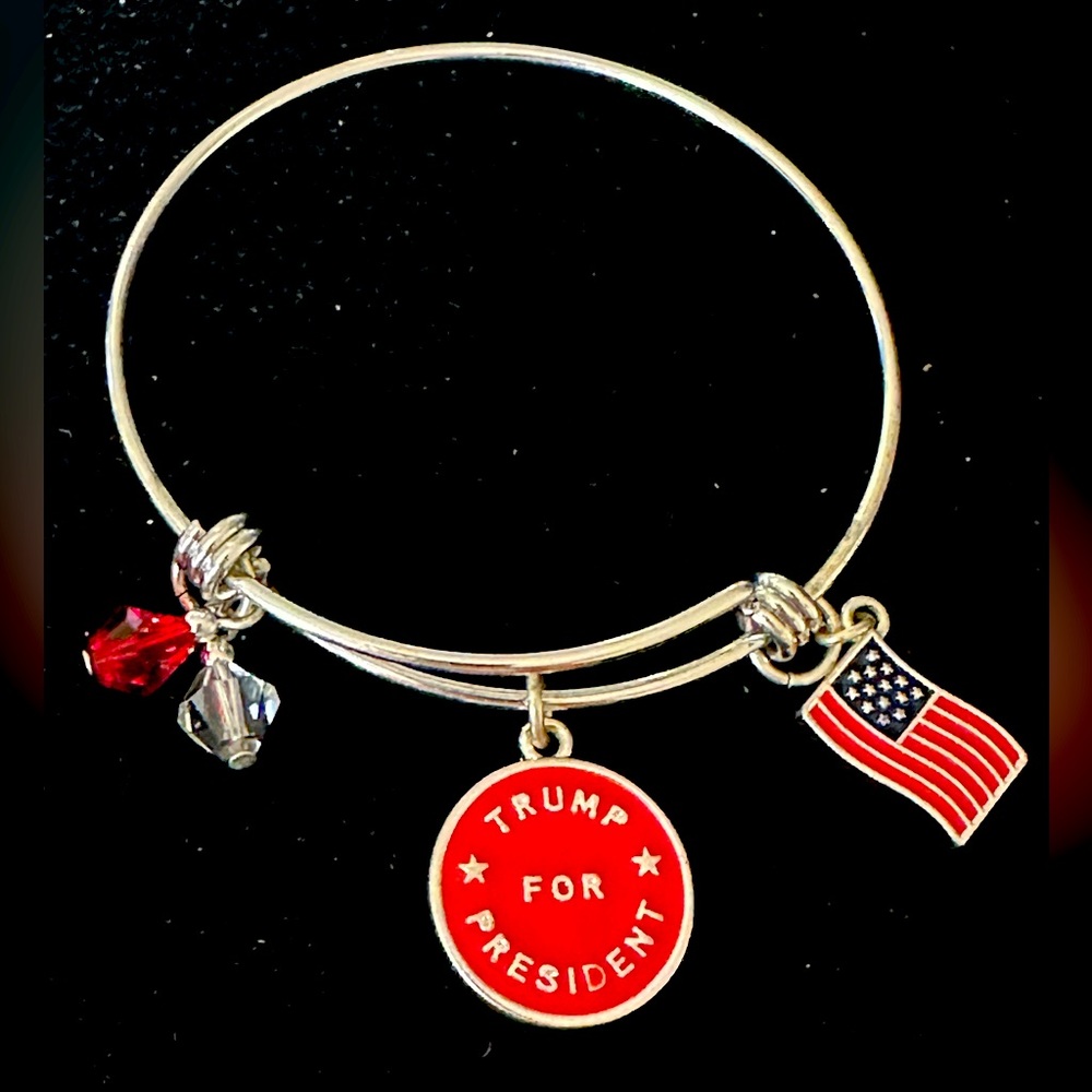 Trump Charm Bracelet, Trumpfor President,  Flag & red & clear bead guc sz 7.”